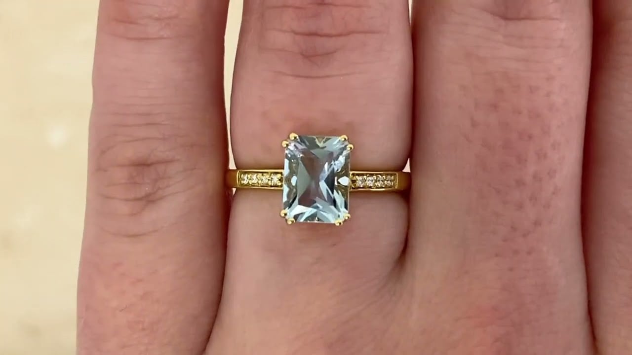 1.52-carat mixed emerald-cut aquamarine ring - Sterling Ring - Hand Video