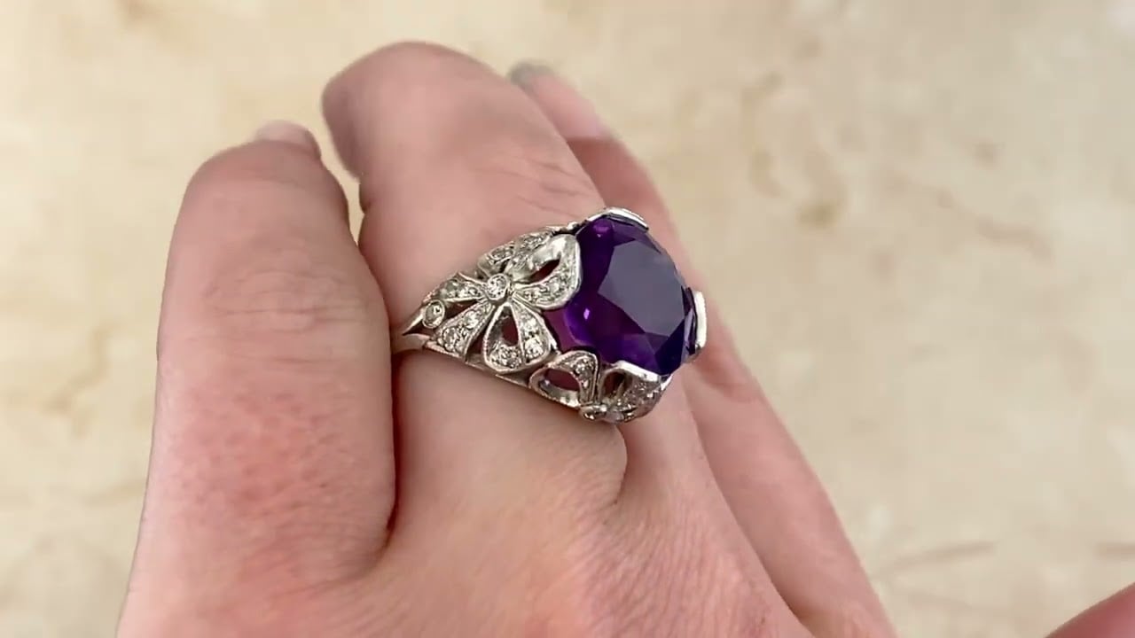 6.00ct Cushion-Cut Amethyst and Diamond Tolsta Ring - Hand video