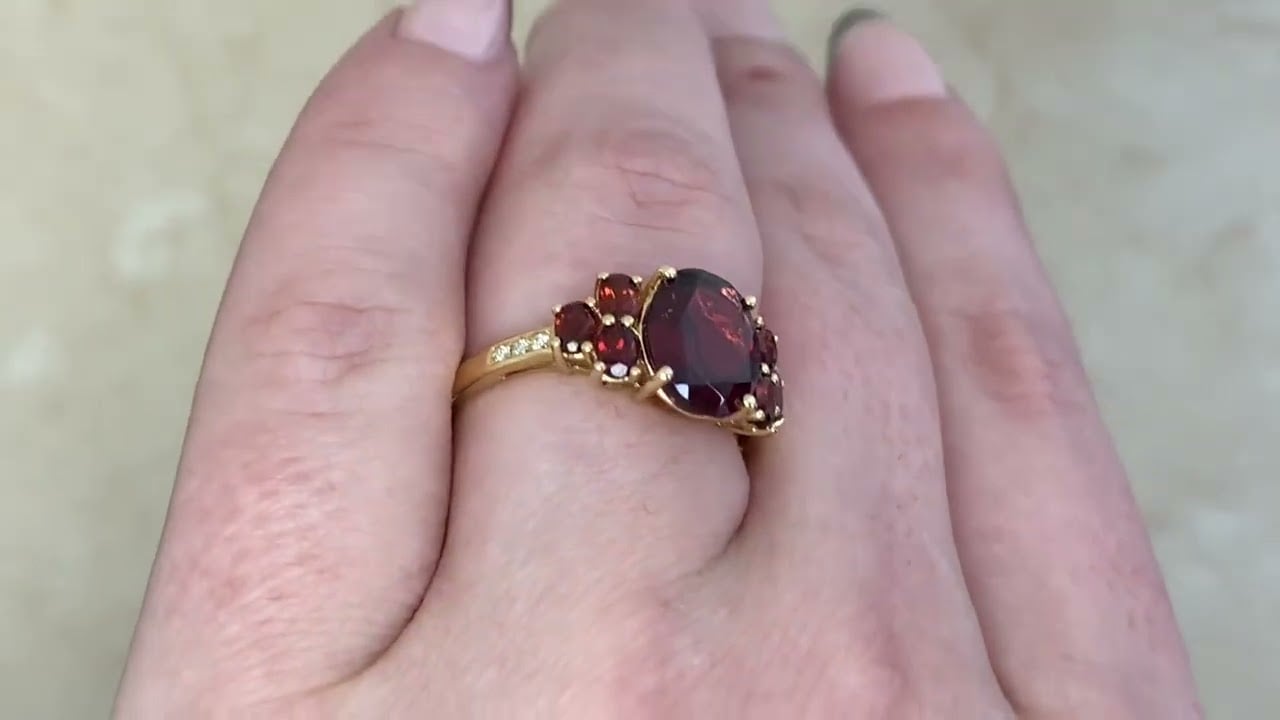 4.36ct Garnet and Diamond Tevriz Ring - hand video