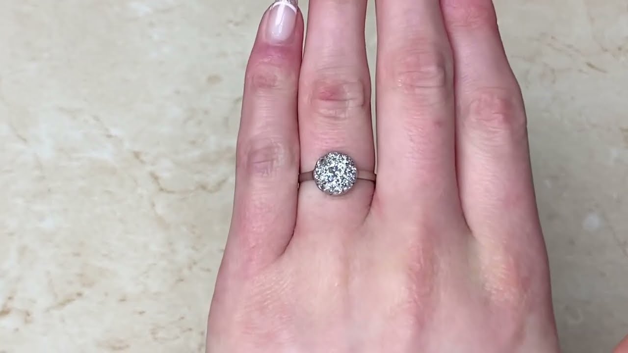 Art Deco Era Cluster Diamond Engagement Ring - Carnegie Ring. Circa 1925 - Hand Video