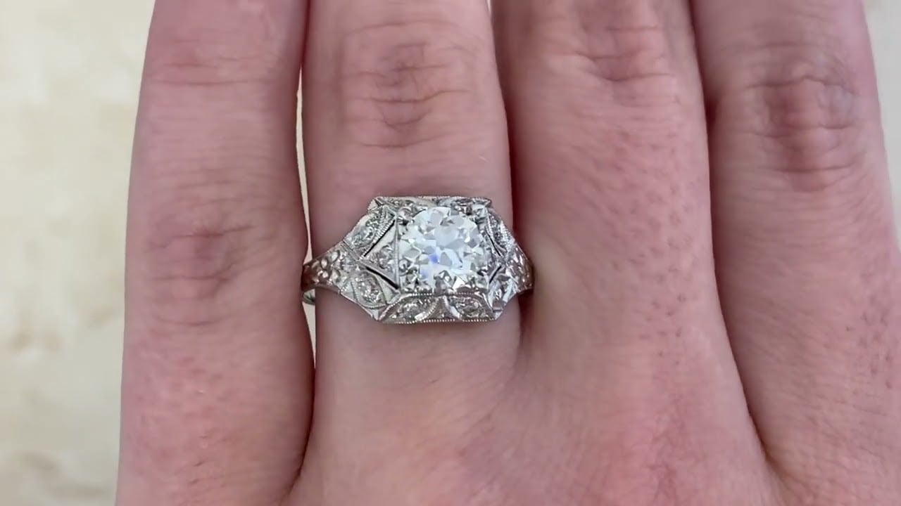 Art Deco 1.02ct Diamond on Platinum Zelena Ring. Circa 1925 - hand video