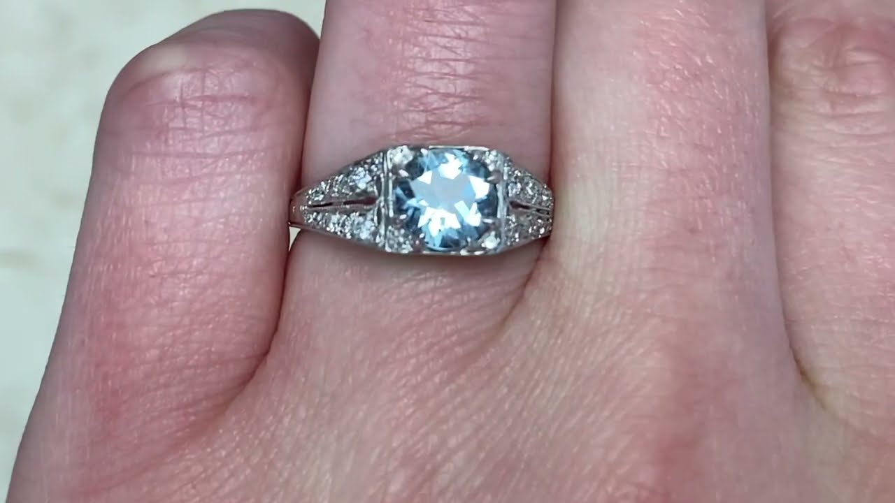 0.85ct Center Round-Cut Natural Aquamarine Antique Art Deco Era Ring - Long Valley Ring - Hand Video