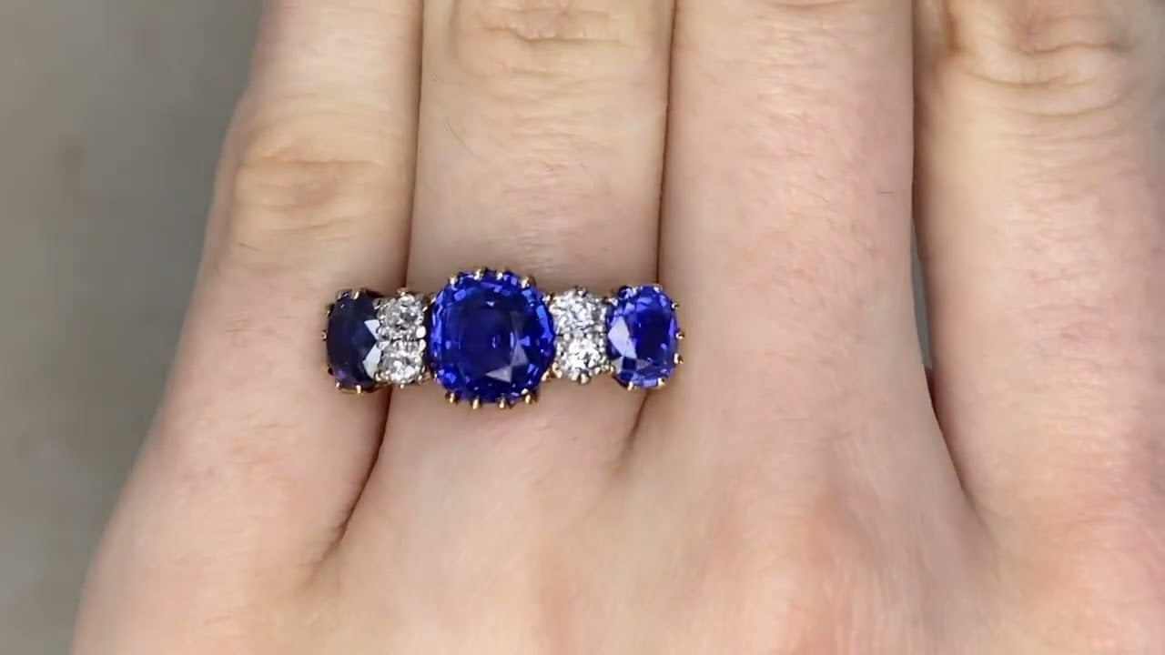 Edwardian Sapphire Three Stone Porter Ring, Circa 1910 - Hand video