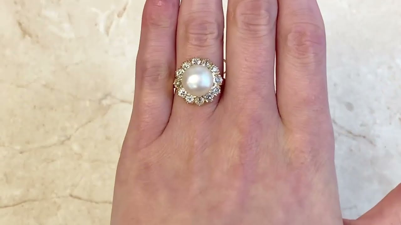 21.48 Chows Natural Saltwater Button Pearl 18k Yellow Gold Ring - Bayview Ring - Hand Video