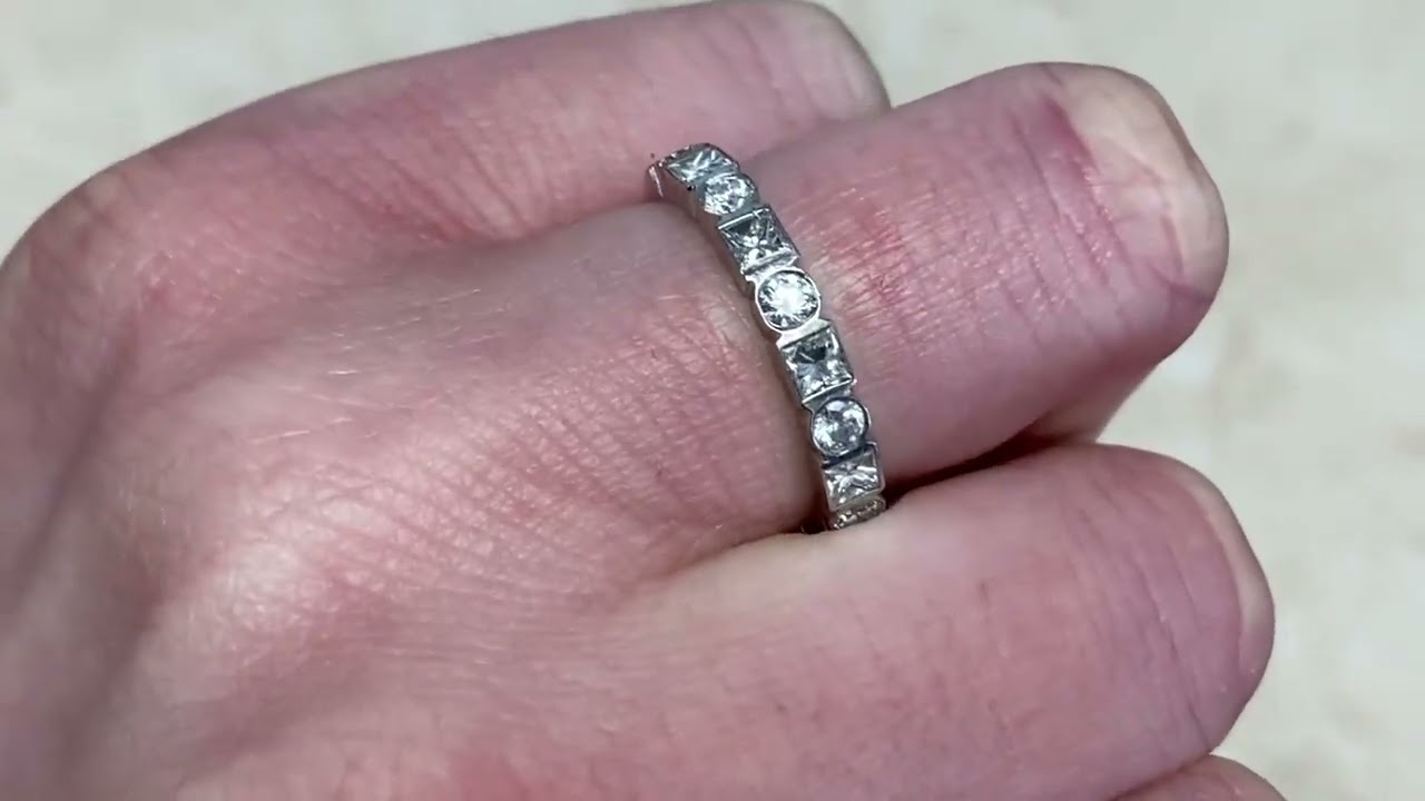 1.60ct Round Brilliant and Princess Cut Diamond Bezel Ring - Alfred Band - Hand Video