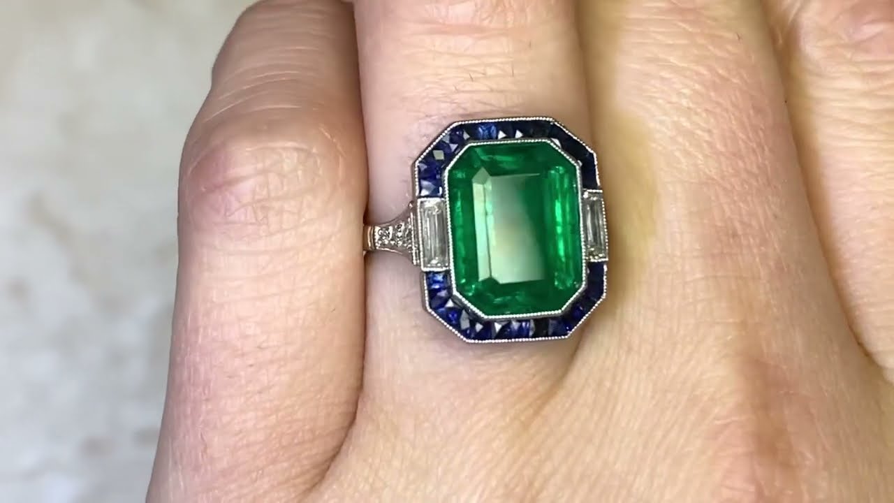 4.49ct Natural Colombian Emerald And Sapphire Halo Geometric Ring - Greenhaven Ring - Hand Video
