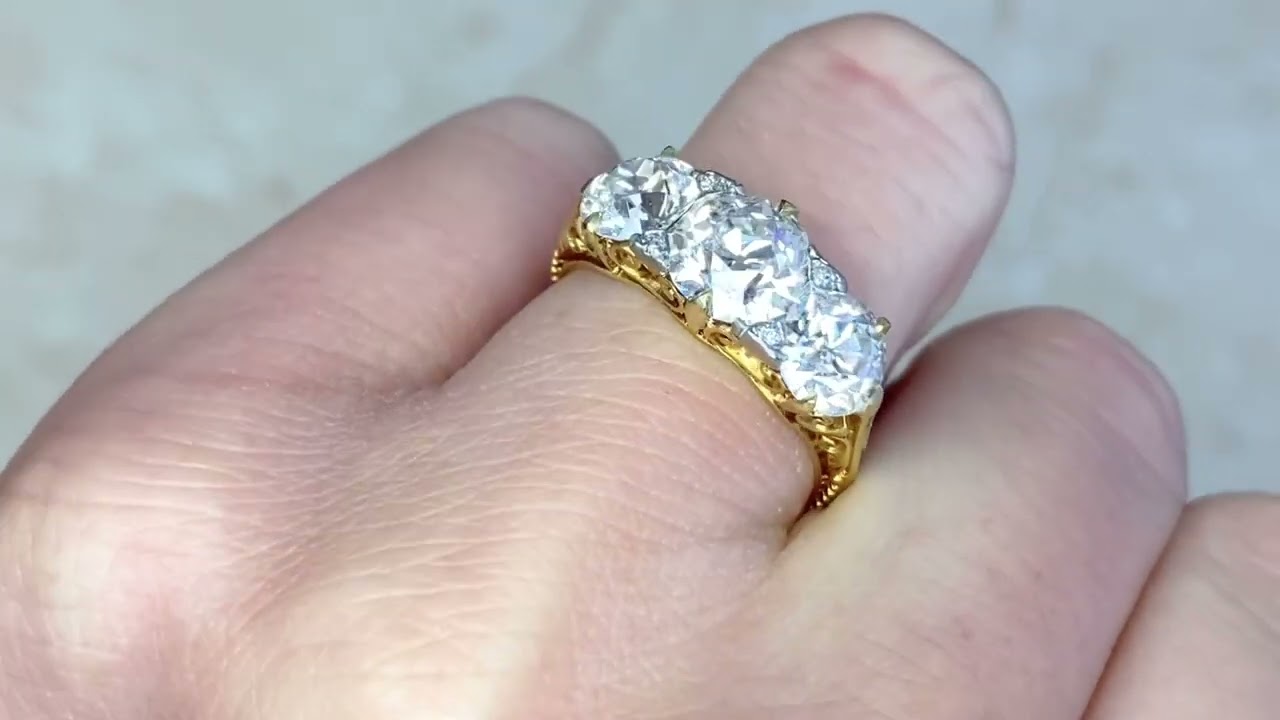 Antique Three Stone Diamond 18k Yellow Gold Engagement Ring - Pierce Ring. Circa 1902 - Hand Video
