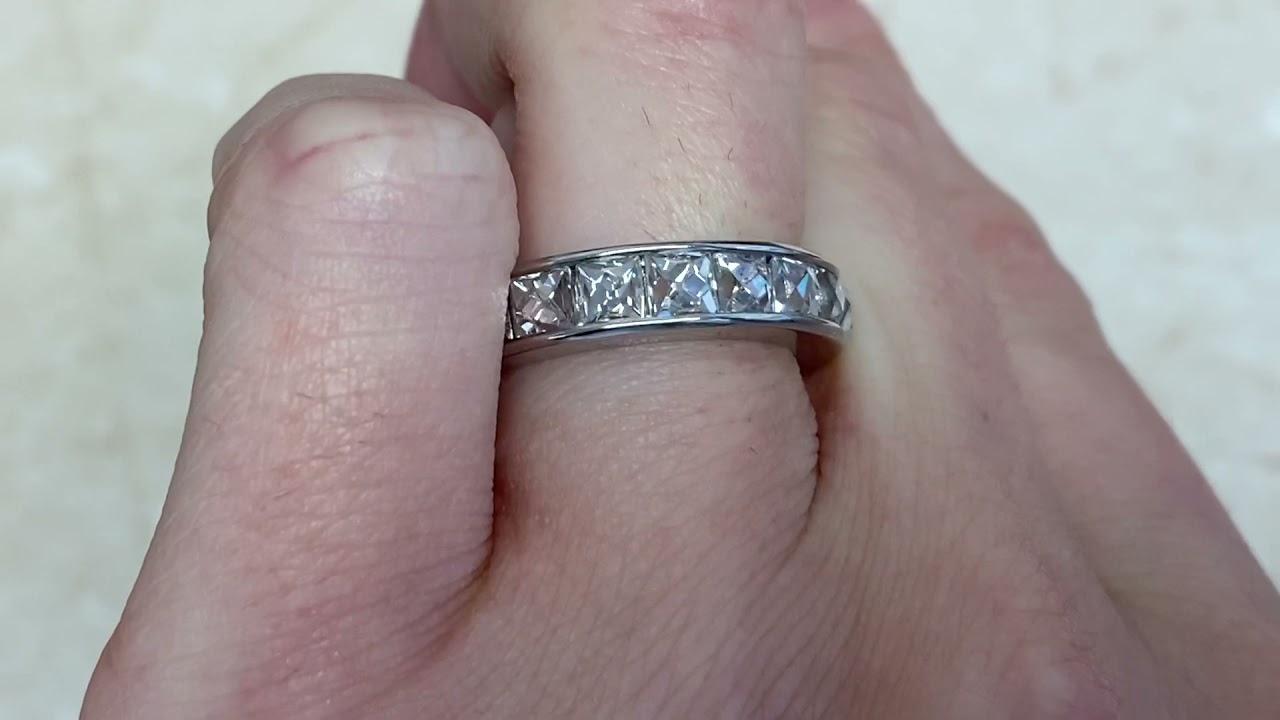 4.6MM 6.09ct Total Weight French-Cut Diamond Platinum Wedding Band - Greystone Band - Hand Video