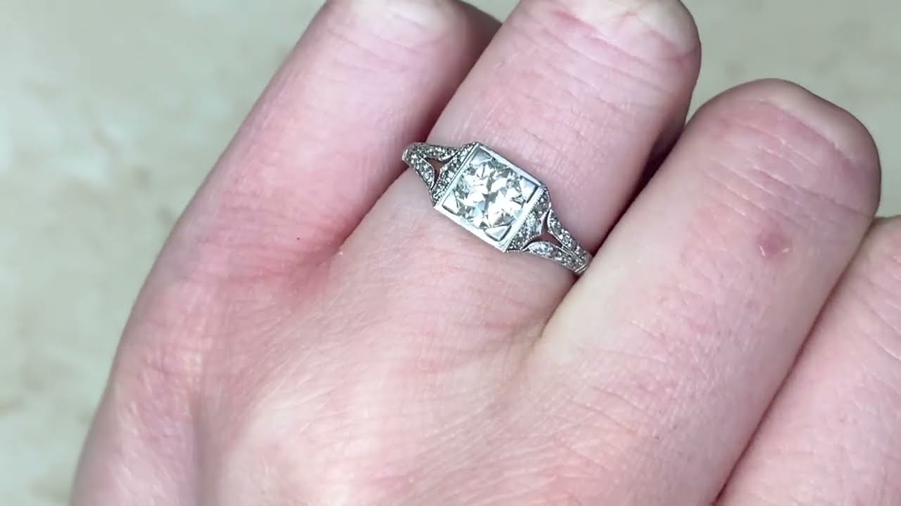 French Antique 0.60ct Old European Cut Diamond Engagement Ring - Luton Ring. Circa 1920 - Hand Video