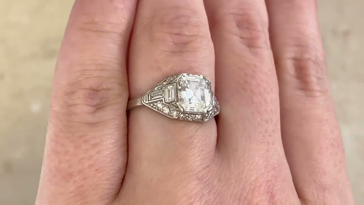 GIA-Certified 2.09ct Cartier Diamond Engagement Ring - hand video -