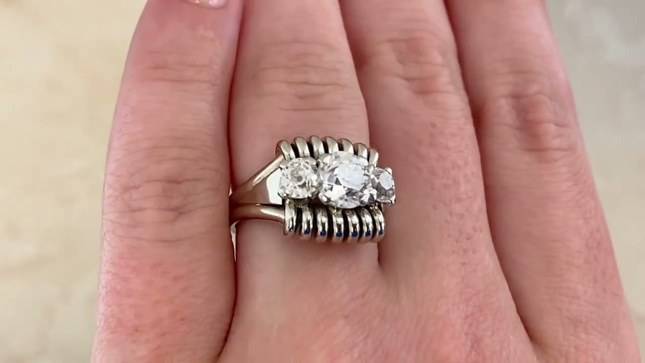 Vintage Mid-Century 1.00ct Diamond Taconic Ring. Circa 1950 - Hand video
