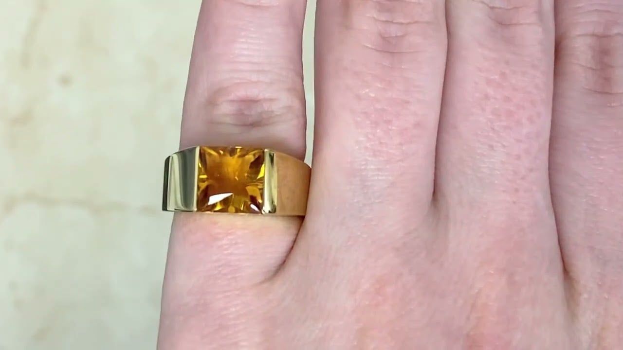 Cartier 18k Yellow Gold and Citrine Ring Hand Video
