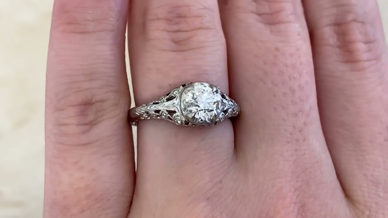 Vintage 0.70ct Old Euro Diamond Engagement Ring. Norwalk Ring, Circa 1950 - hand video -
