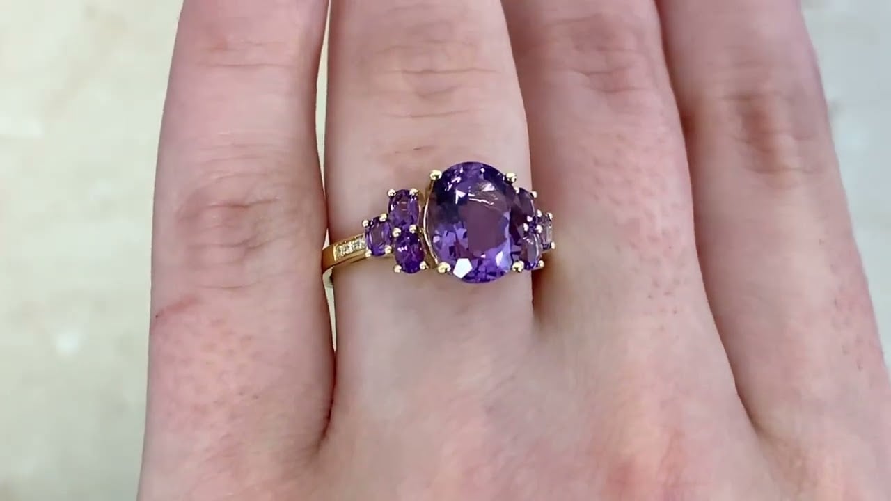 3.32ct Amethyst and 18k Yellow Gold Ring - Edmonton Ring - Hand Video