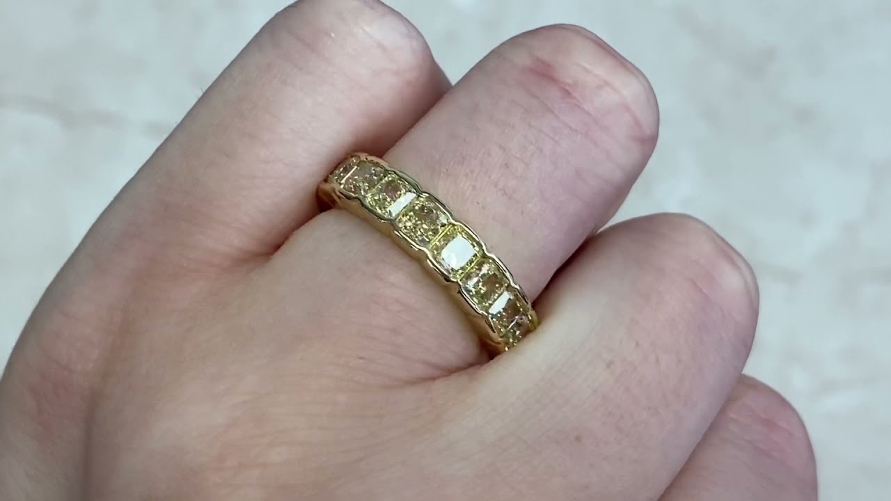5.16ct Fancy Yellow Diamond and 18k Yellow Gold Band - Severn Band - Hand Video