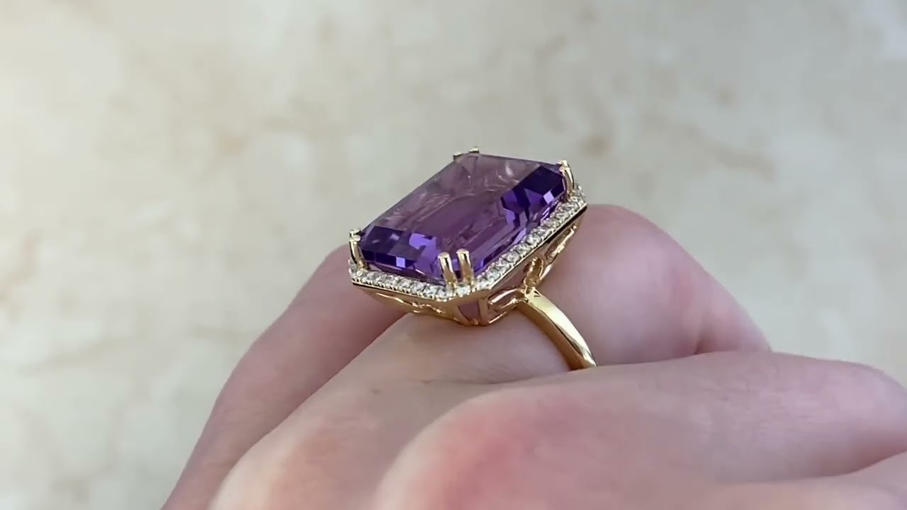 18k Yellow Gold and 12.50ct Amethyst Manorville Ring - hand video -