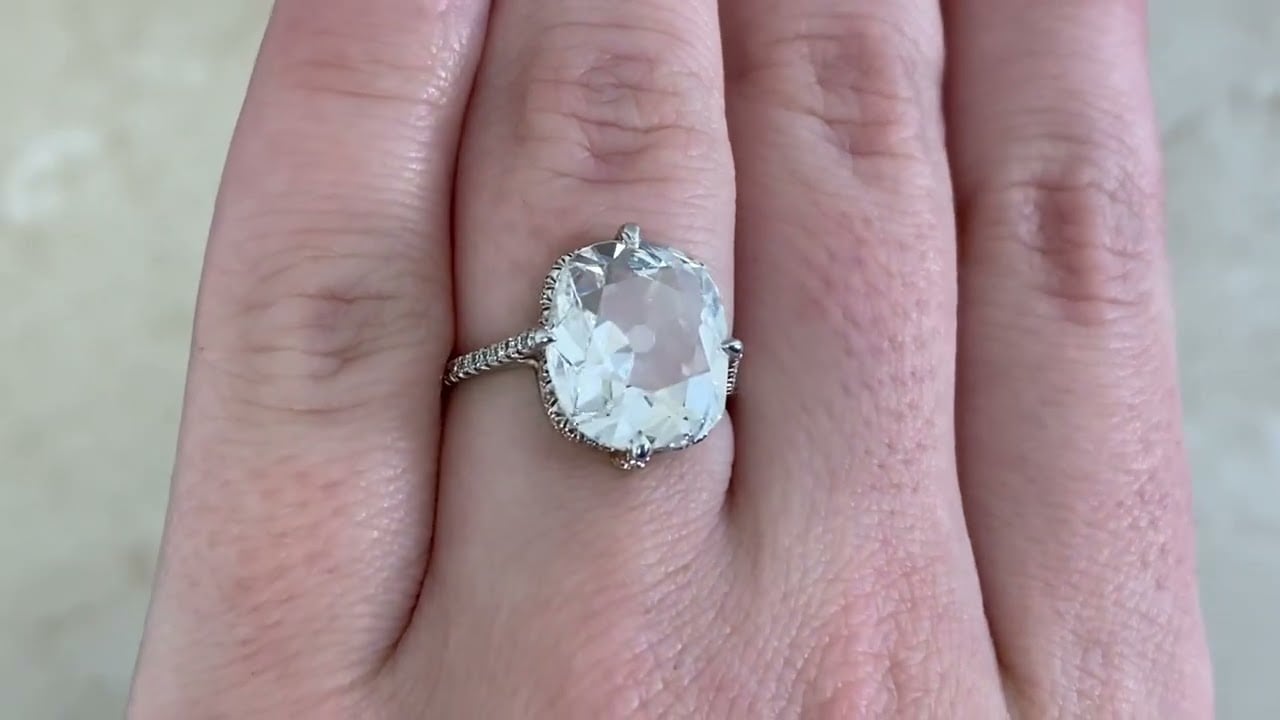 GIA-Certified 4.02ct Internally Flawless Cushion Cut Diamond Pisa Ring - hand video -