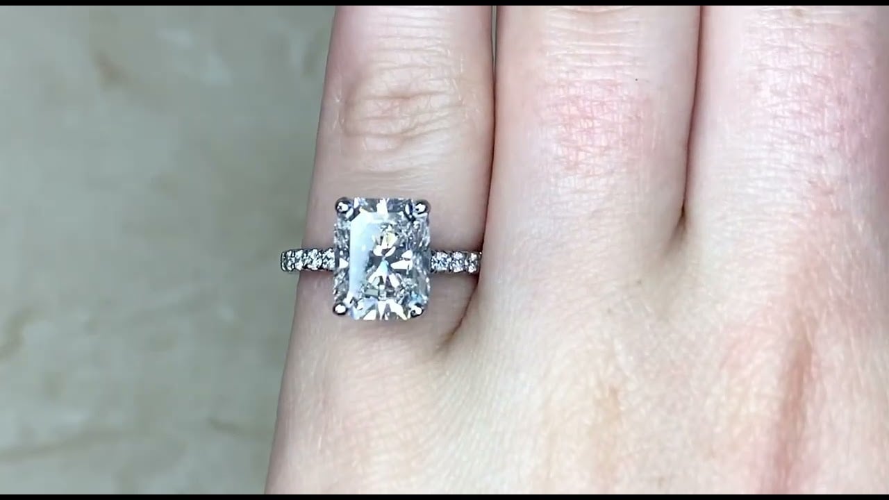 GIA certified 3.01cts Radiant Cut Diamond Ring - Ellerbe Ring - Hand Video