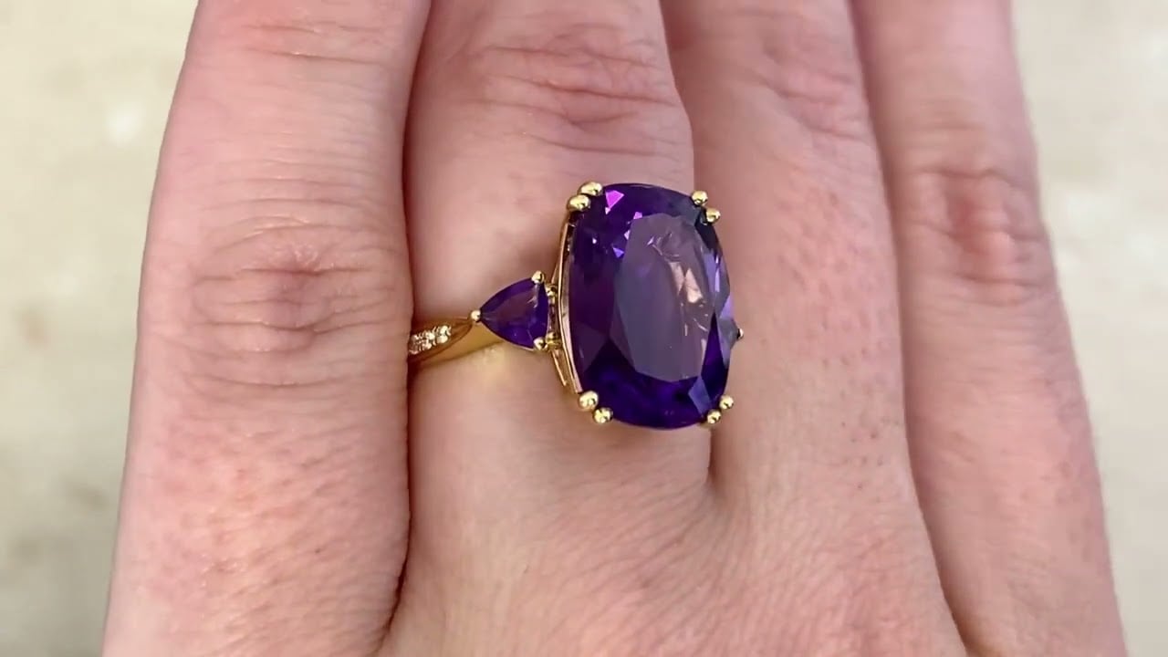 6.43ct Cushion Cut Amethyst and 18k Yellow Gold Nassau Ring - hand video -