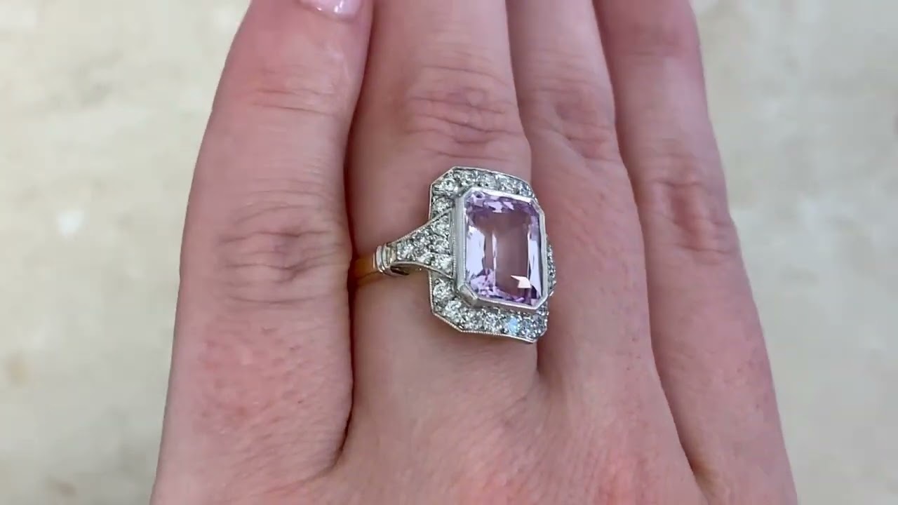 3.63ct Kunzite with Diamond Halo and 18k Yellow Gold Marietta Ring - hand video -