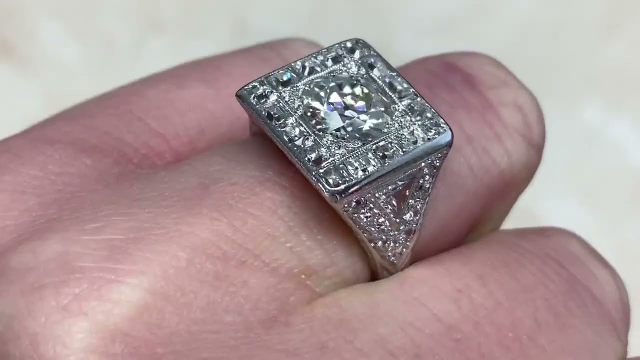A Vintage 1.75ct Diamond Box Prong Halo Engagement Ring - Medford Ring. Circa 1935 - Hand Video