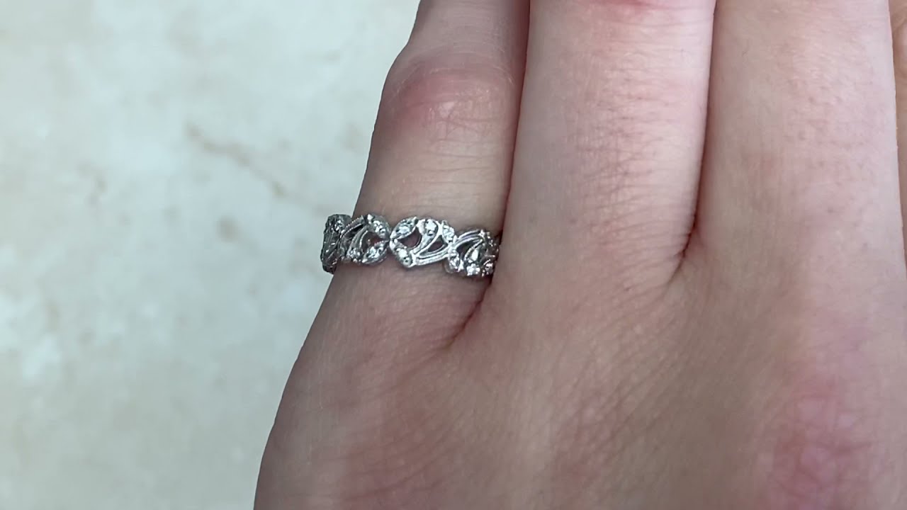 0.25ct Total Round Diamond Floral Motif Platinum Band - Manhasset Band - Hand Video