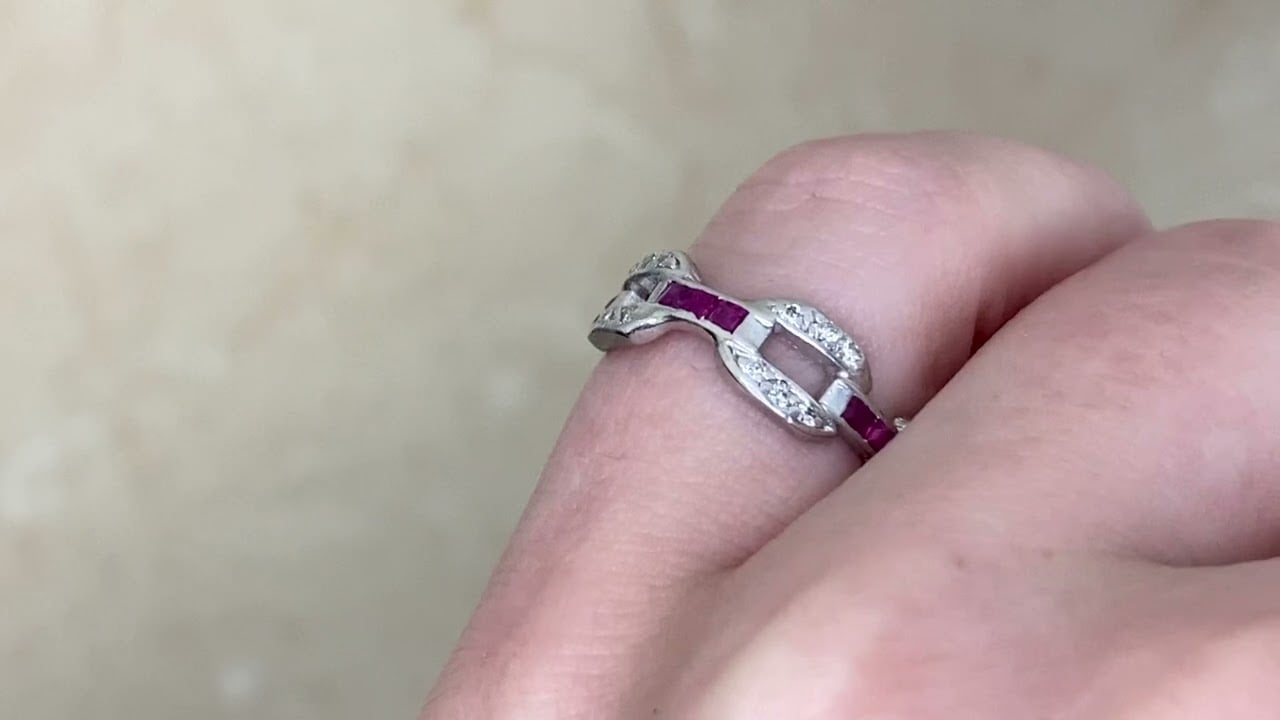 Antique Diamond and Ruby Wedding Band. Meyrin. Circa 1920 - Hand video -