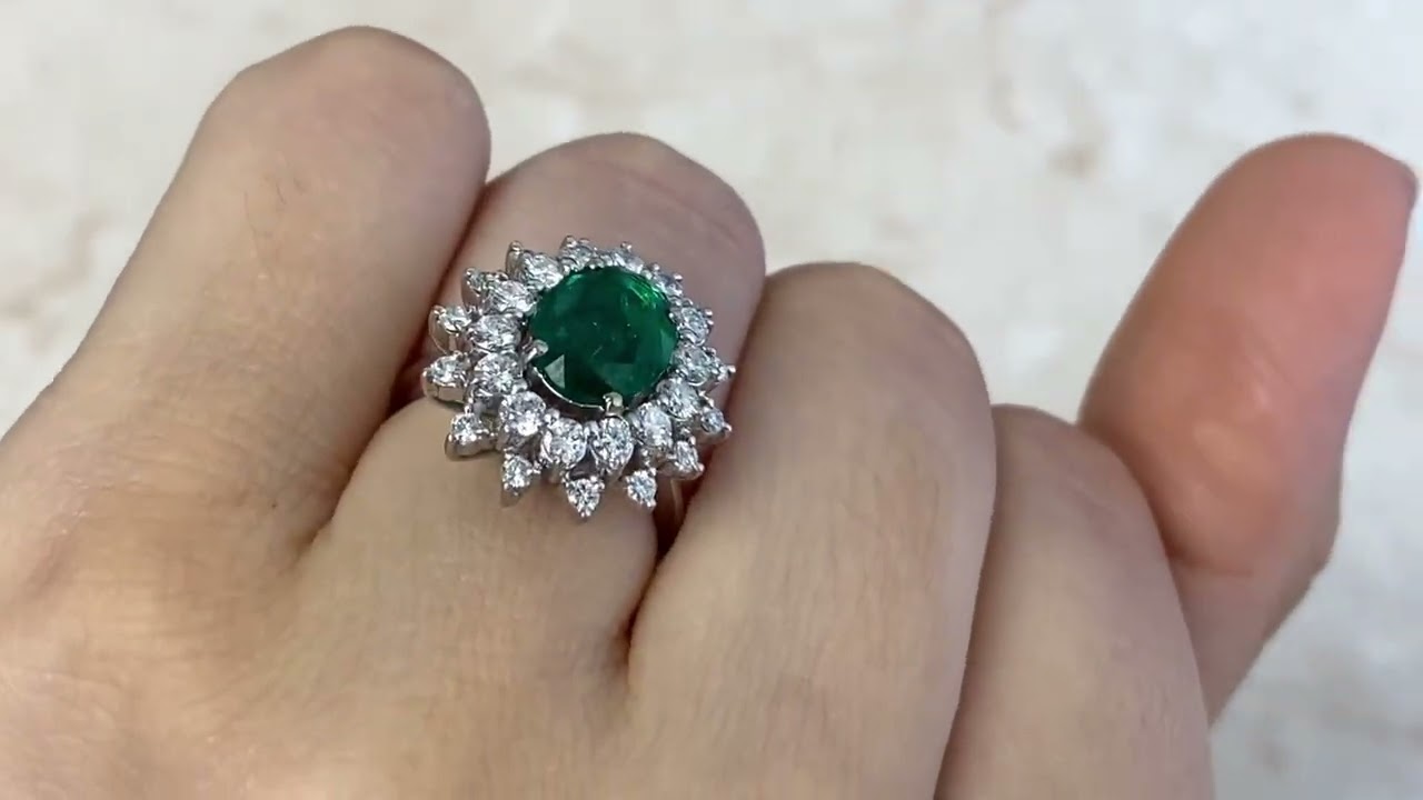 Natural 2.00ct Emerald & Diamond Cluster Halo Gemstone Ring - Quintan Ring - Hand Video