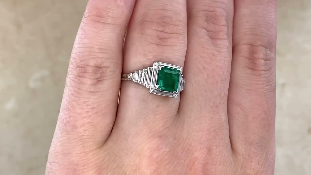 Art Deco Square Emerald and Diamond Alkali Ring, Circa 1920 - hand video