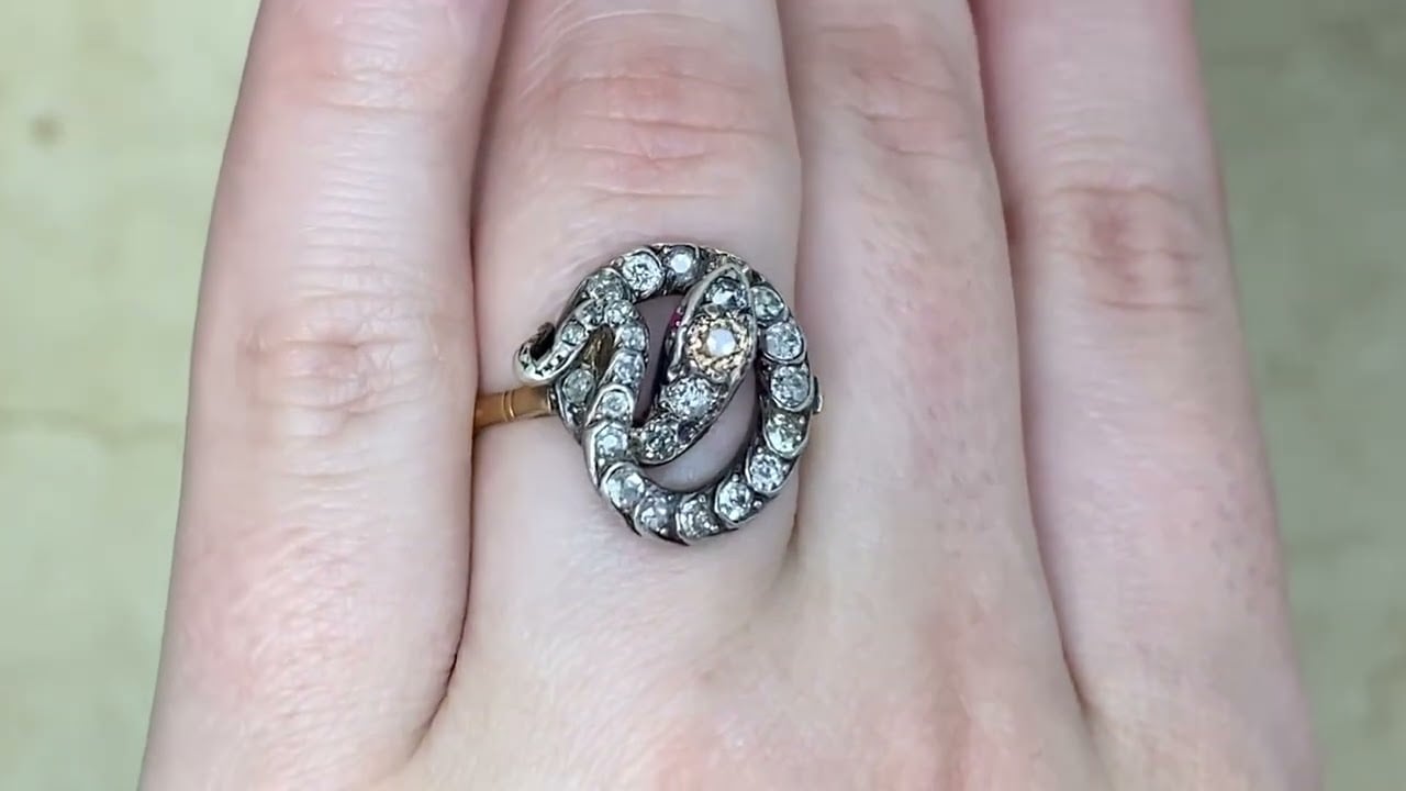 Antique Silver on 18k Yellow Gold Snake Ring - Valeene Ring - Hand Video