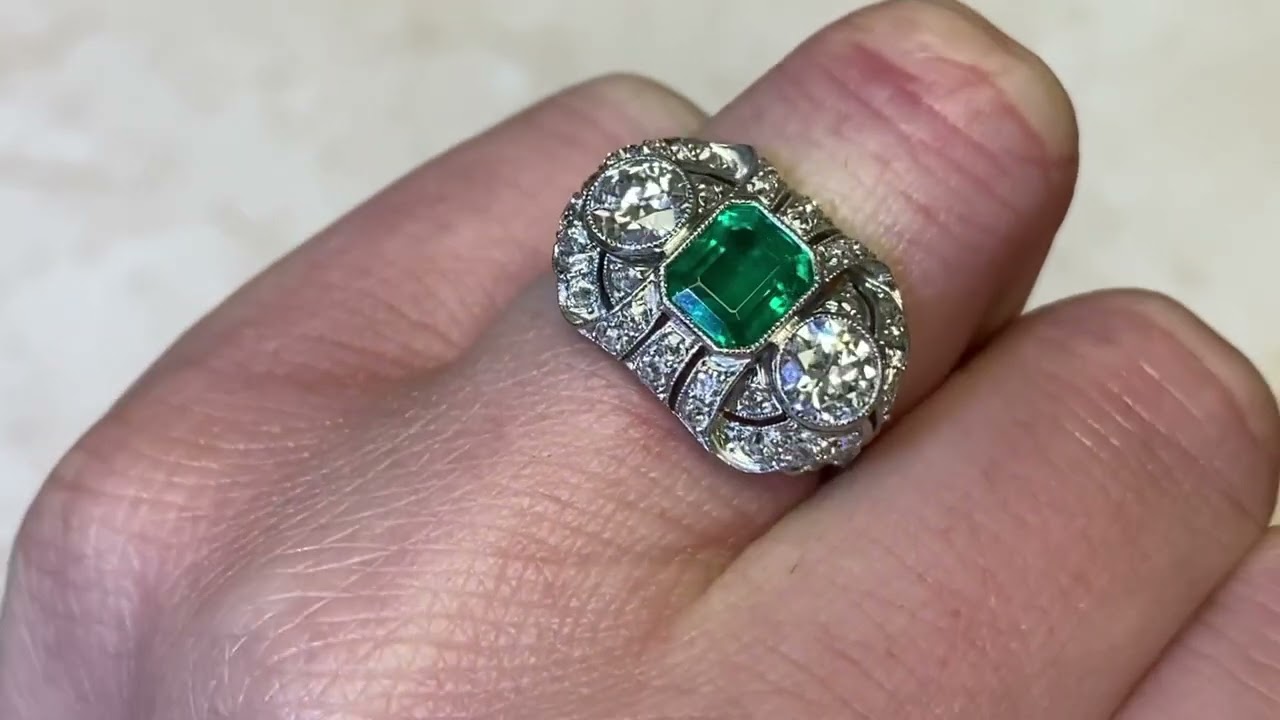 Edwardian Era Three Stone Emerald & Diamond Ring - Woodbury Ring. Circa 1910 - Hand Video