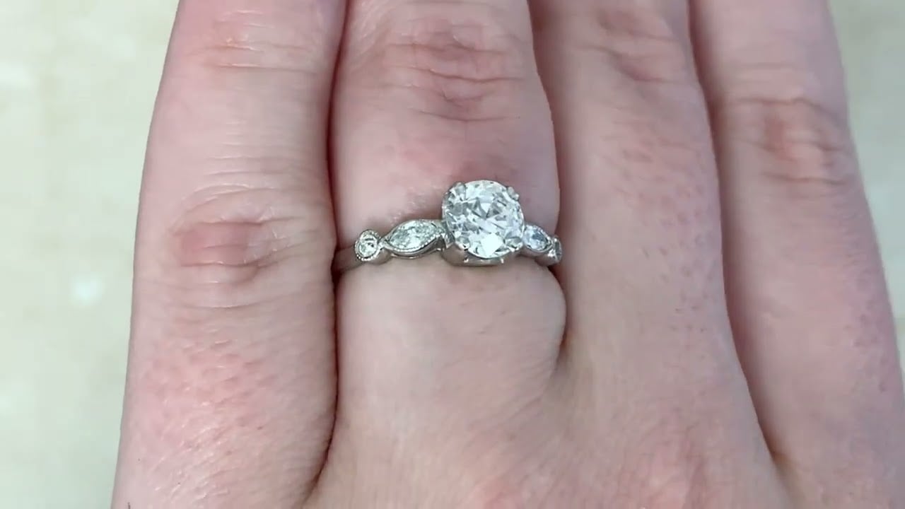 1.01ct Diamond Art Deco Lavina Ring. Circa 1920 - hand video