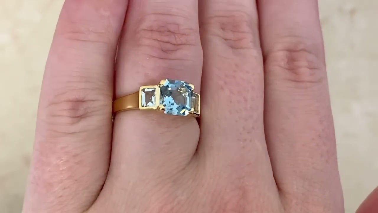 1.27ct Asscher-Cut Aquamarine Asino Ring - hand video -