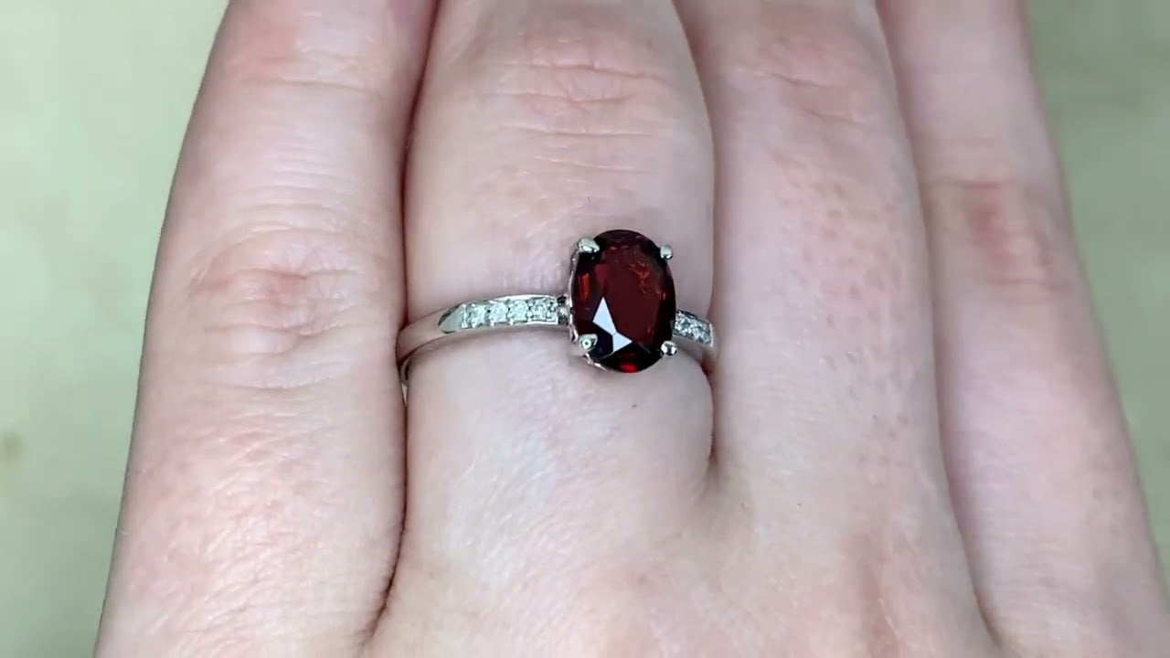 Stunning engagement ring set in 14k white gold - Loudon Ring - Hand video -