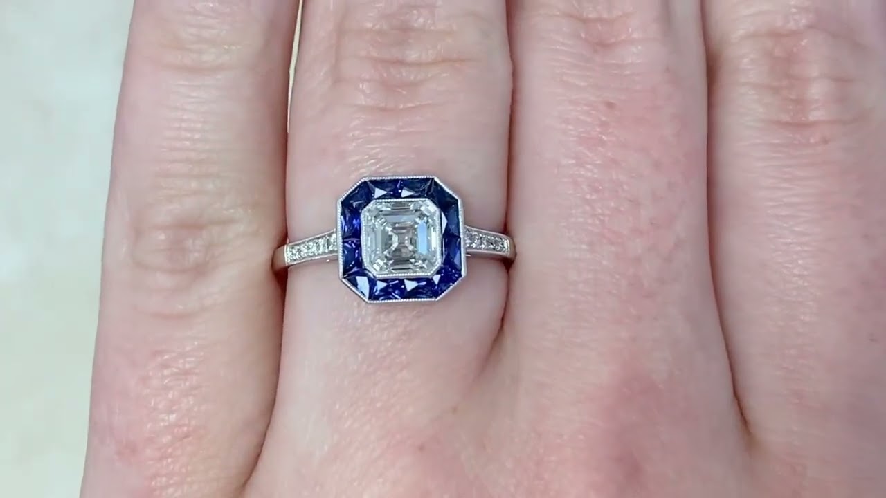 GIA-certified 1.01 carat Asscher Cut Diamond Halo Engagement Ring - Montgomery Ring - Hand Video