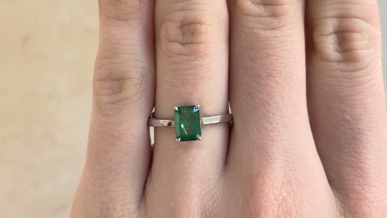 1.10ct Emerald Platinum Percile Ring