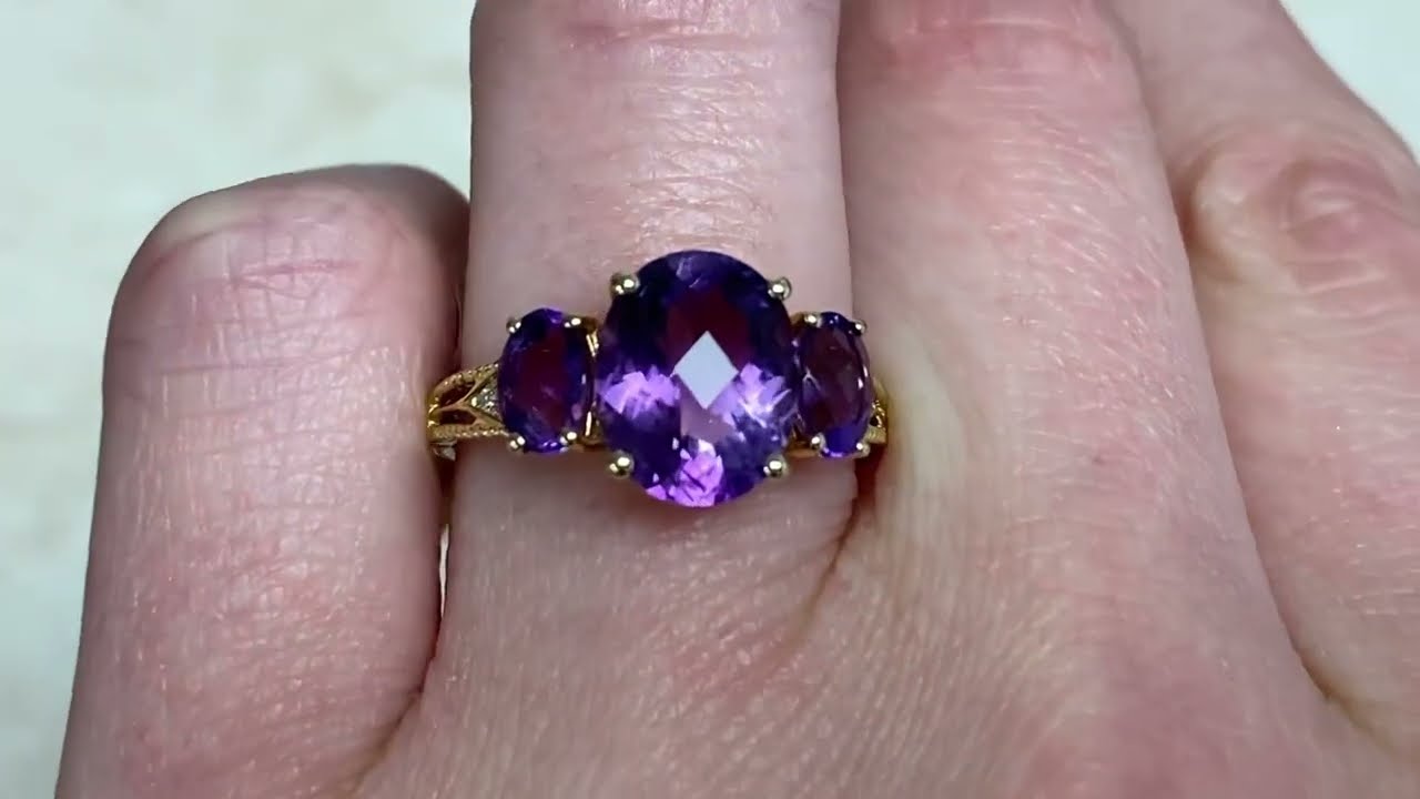 Three Stone 2.97 Natural Amethyst 18k Yellow Gold Ring - Bronx Ring -  Hand Video
