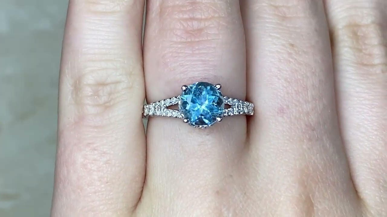 1.37ct Center Round Cut Aquamarine and Round Brilliant Cut Diamond Ring - Chambers Ring - Hand Video