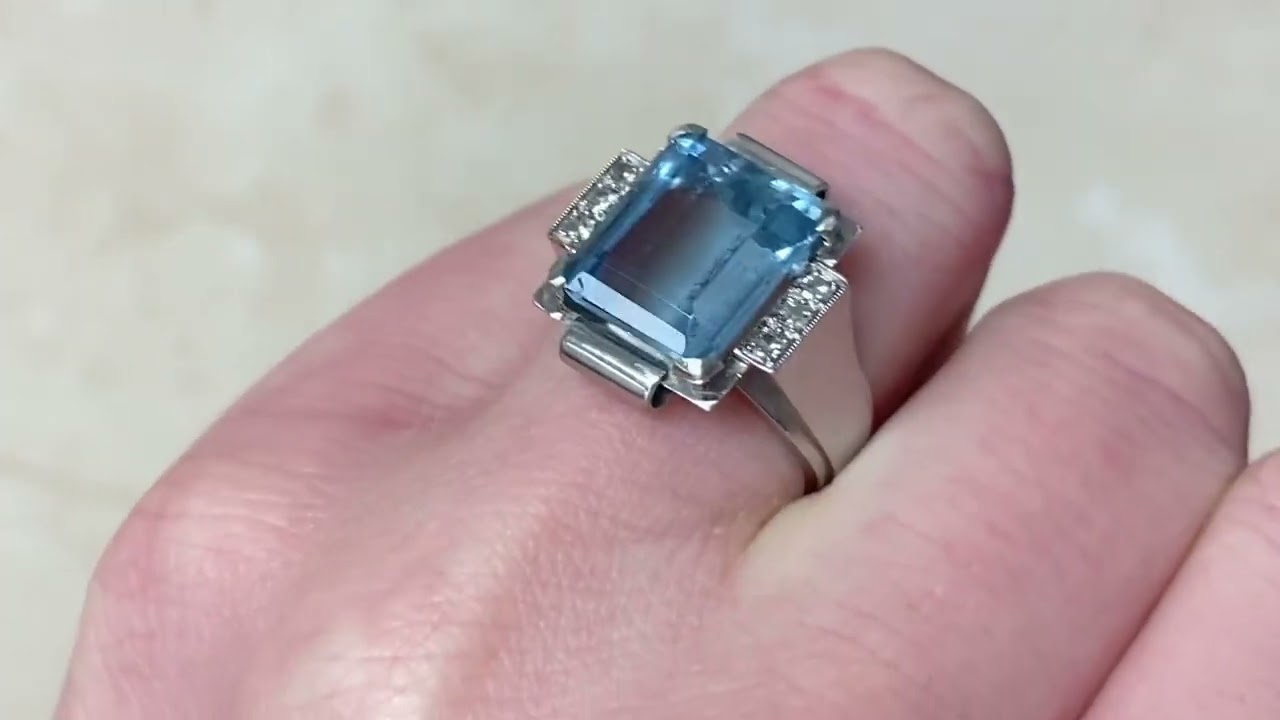Retro Era 4.00ct Natural Aquamarine Cocktail Ring - Caledonia Ring. Circa 1940 - Hand Video