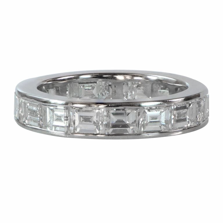 Emerald Cut Diamond Band