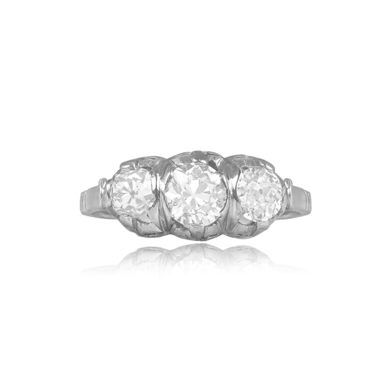 Antique 3 Stone Diamond Art Deco Donara Ring. Circa 1920