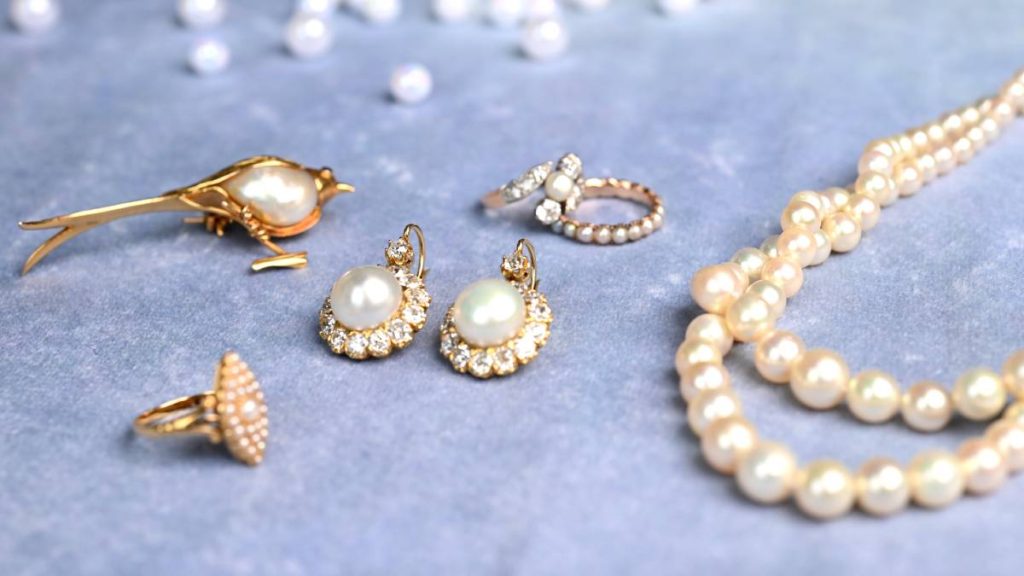 Pearl June Birthstone Jewelry Earrings Brooch Necklace Rings