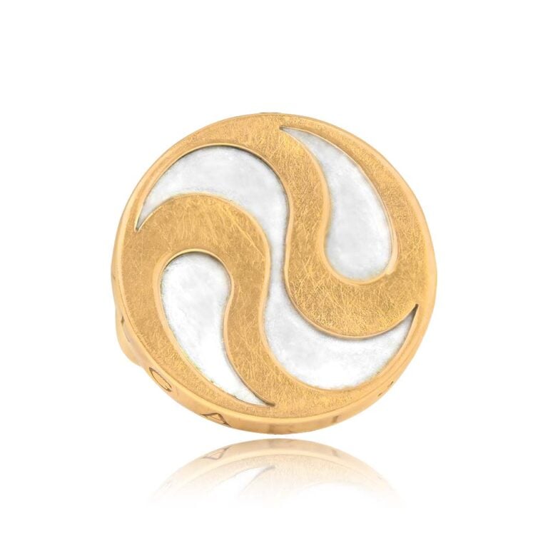 Bulgari Vintage 18k Yellow Gold and Mother of Pearl Swivel Ring, Circa 1980.