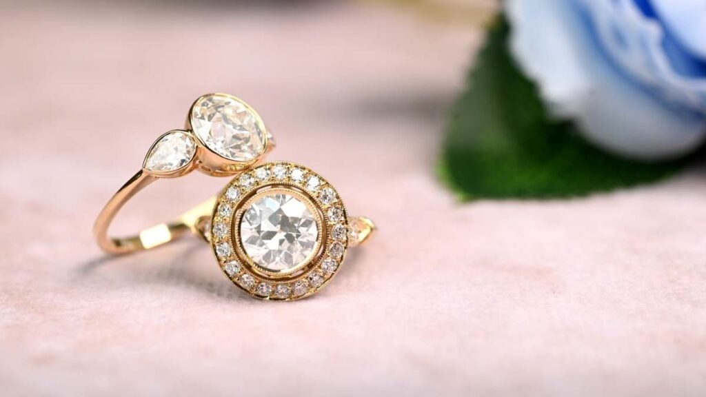 18K Yellow Gold Engagement Rings with Flowers