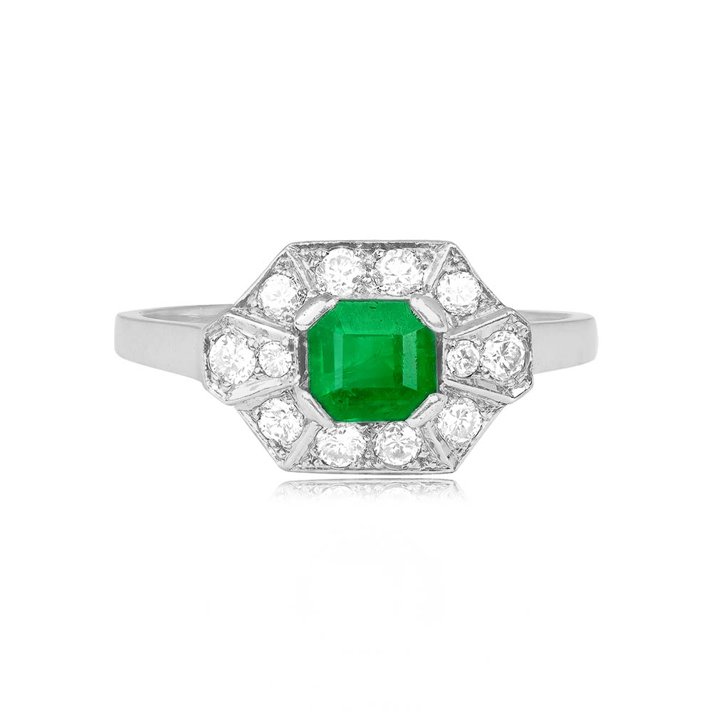 Stacked from 29 images. Method=C (S=1) Top View Emerald and Diamond Engagement Ring 15662