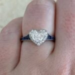 Marbella Ring features a 0.91 carat heart-shaped diamond