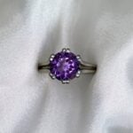 Shorey Ring with an open split design on the shoulders