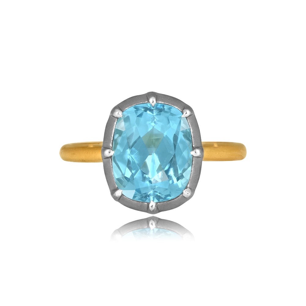 Stacked from 10 images. Method=C (S=1) 2.79 carat aquamarine center stone mounted on blackened platinum Bartley Ring 15730