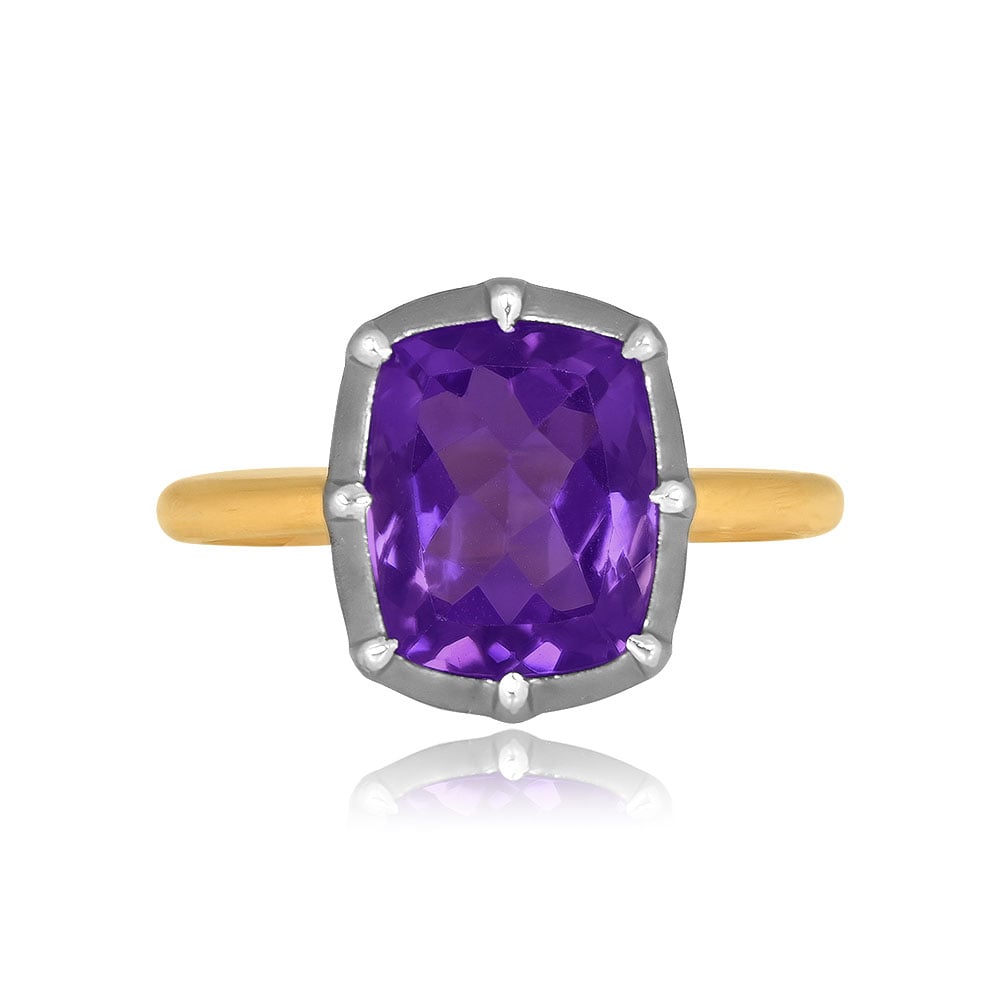 Stacked from 7 images. Method=C (S=1) 3.49 carat amethyst center stone on blackened platinum mounting Minden Ring 15819