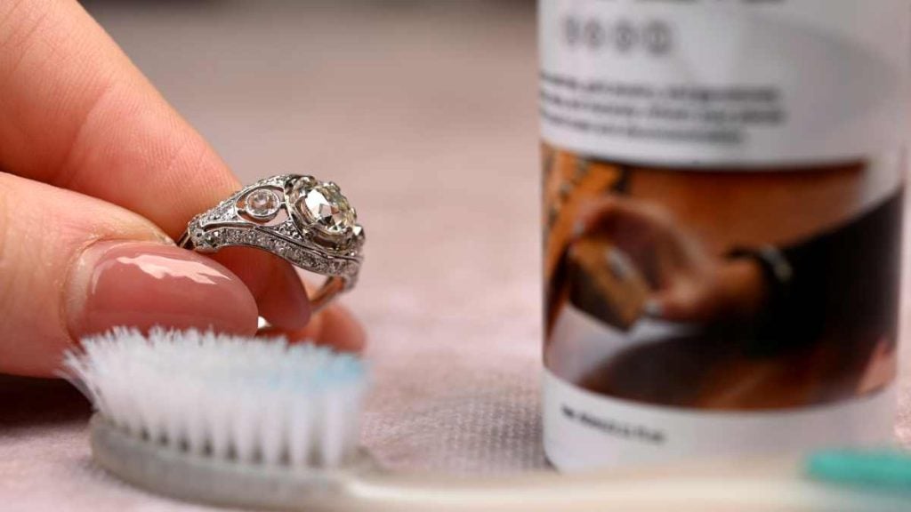 Cleaning a Yellowish Tinted Diamond for dirt